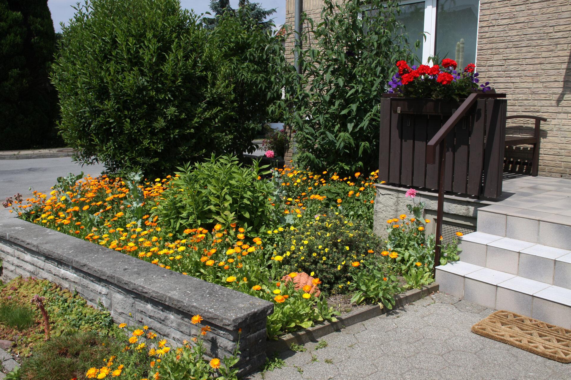 44+ Mülltonnen Im Vorgarten Integrieren, Die mbox classic flora ist.